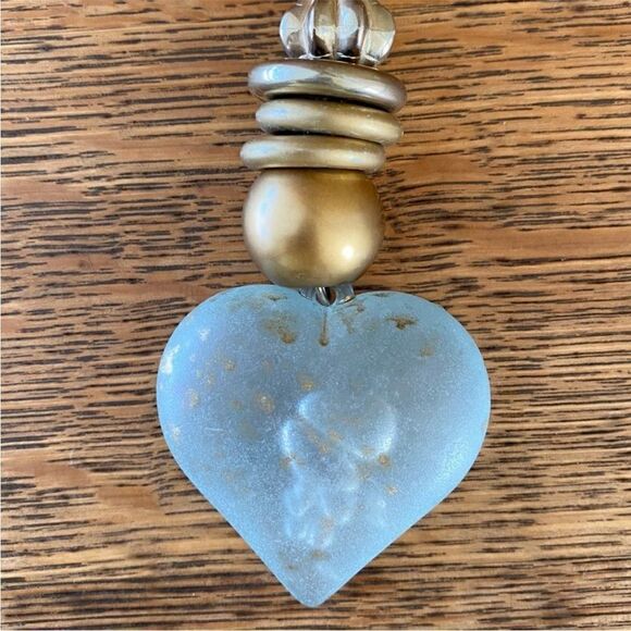 Lot Two Kohls Necklaces Translucent White Circle & Heart w/Brushed Gold Charms - Picture 8 of 11